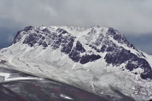 白雪覆盖的山 · 免费素材图片