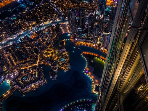 夜间城市景观的航拍 · 免费素材图片