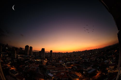 日落时城市风景 · 免费素材图片