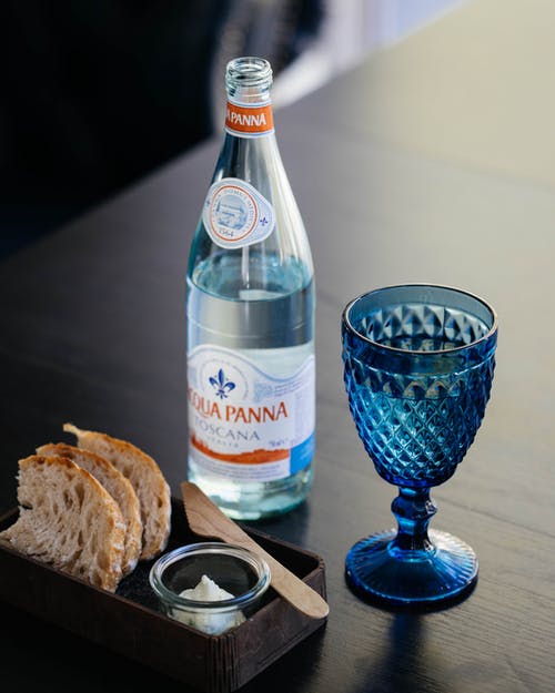 白酒瓶的特写照片 · 免费素材图片