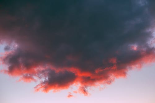 黄金时段的灰云形成 · 免费素材图片