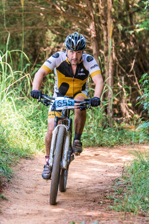 男子骑山地车 · 免费素材图片