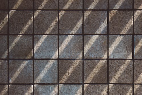 棕色混凝土地砖 · 免费素材图片