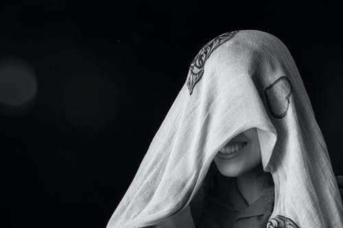 女人满围巾 · 免费素材图片