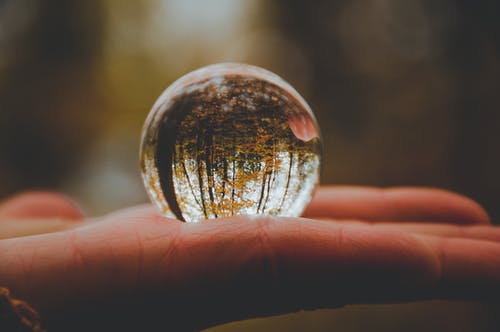 水晶球的特写照片 · 免费素材图片