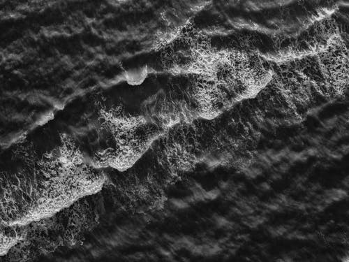 白海浪和黑海浪 · 免费素材图片