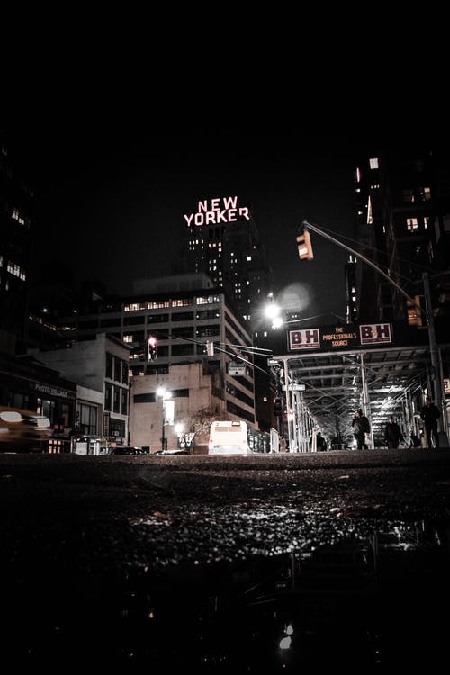 纽约客标志在晚上 · 免费素材图片