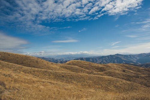 白天山的风景 · 免费素材图片