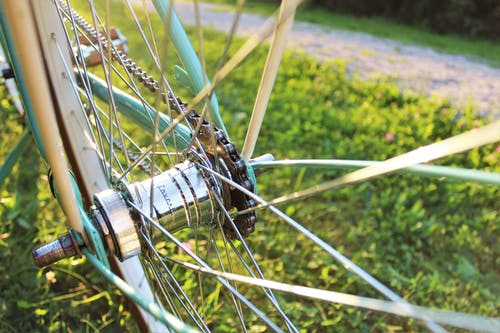 自行车链条的特写照片 · 免费素材图片