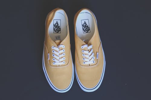 Pair Of Vans运动鞋 · 免费素材图片