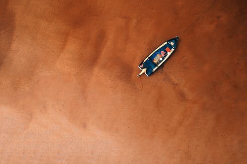 船在海边的鸟瞰图 · 免费素材图片