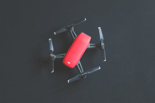 红色dji Spark无人机 · 免费素材图片