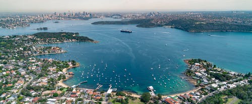 河的鸟瞰图 · 免费素材图片