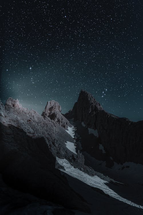 落基山在晚上的风景 · 免费素材图片