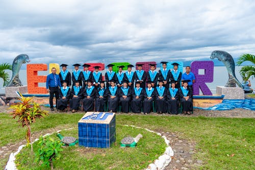 毕业生班照片 · 免费素材图片