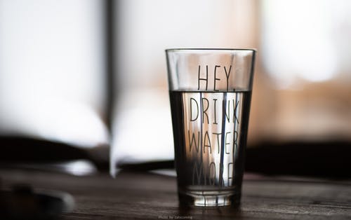 透明水杯 · 免费素材图片