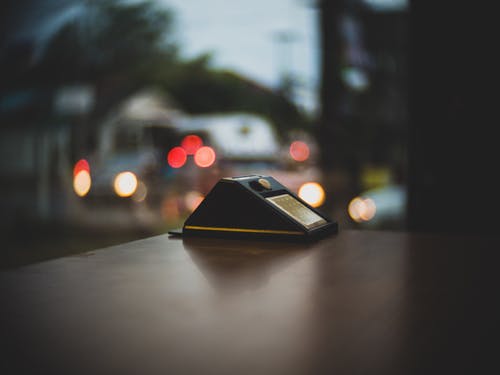 黑表装饰的浅照片 · 免费素材图片