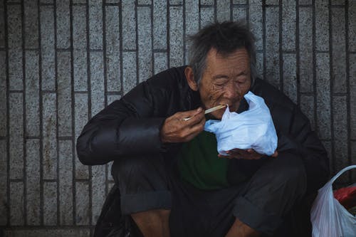 男人吃 · 免费素材图片