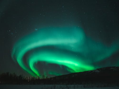 北极光在晚上 · 免费素材图片