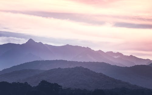 黎明时分山的风景 · 免费素材图片