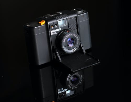 黑色minox 35毫升相机 · 免费素材图片