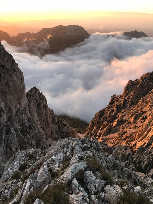 洛矶山脉和云海 · 免费素材图片