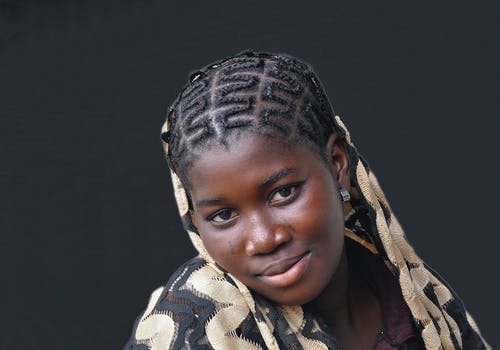 女子肖像 · 免费素材图片