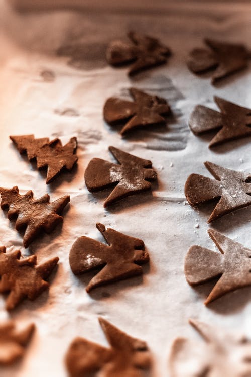 托盘上的松树面团 · 免费素材图片