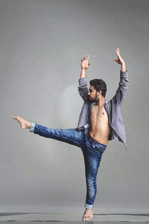 男子跳舞的照片 · 免费素材图片