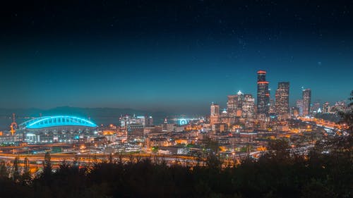 夜间城市风景摄影 · 免费素材图片
