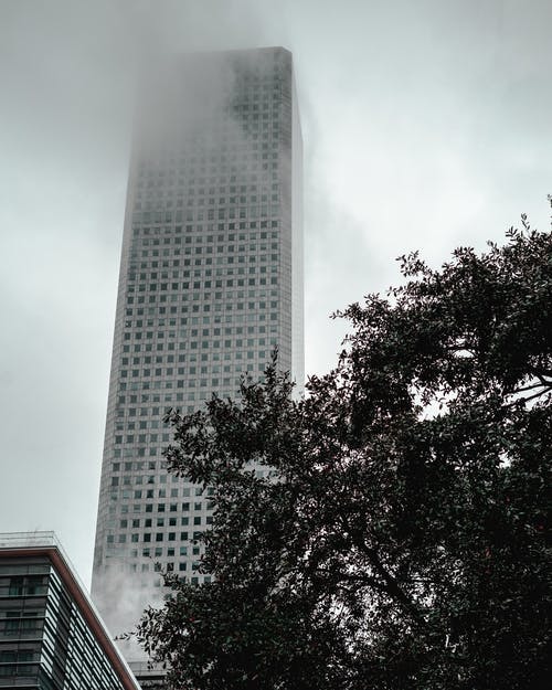 塔覆盖着雾 · 免费素材图片