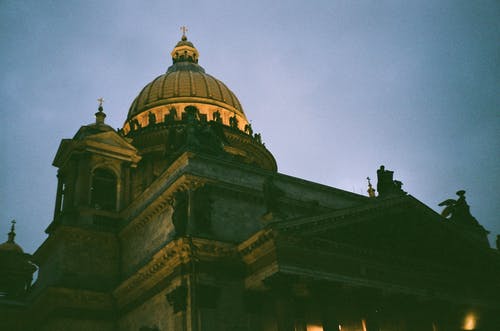 夜间布朗寺 · 免费素材图片