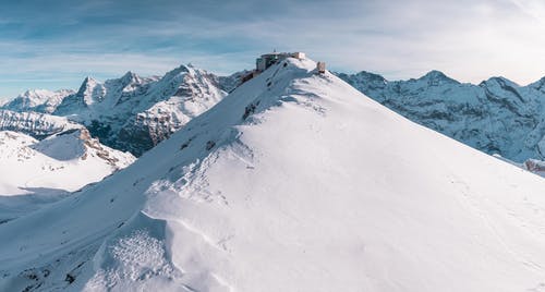 白雪覆盖的山 · 免费素材图片