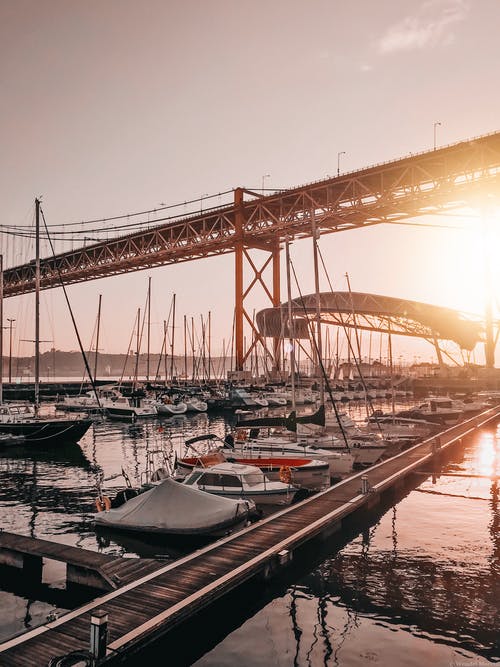 船停靠 · 免费素材图片