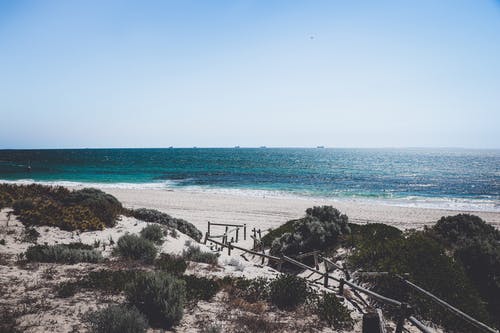 平静的水体 · 免费素材图片