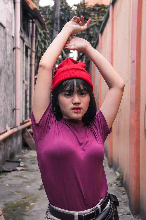 女士粉红色无袖连衣裙 · 免费素材图片