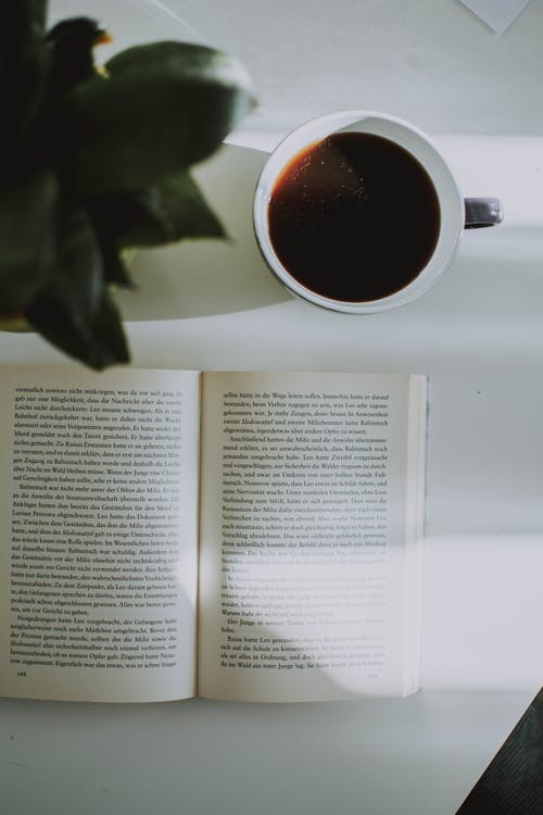 白色和黑色电子设备 · 免费素材图片