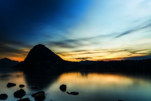 山的轮廓 · 免费素材图片