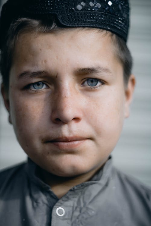 一个男孩的肖像 · 免费素材图片