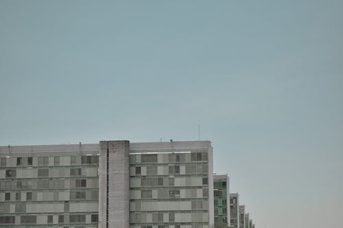 高层现代建筑 · 免费素材图片