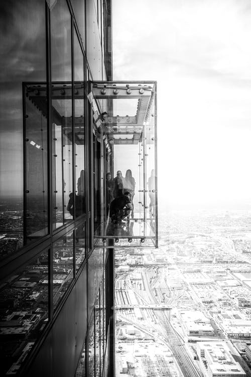 艾菲尔铁塔的灰度照片 · 免费素材图片