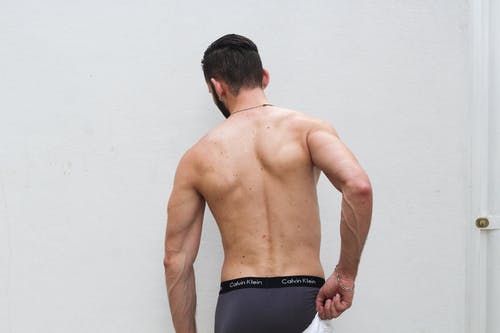 男士黑白短裤 · 免费素材图片