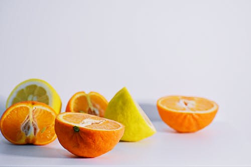切好的橙子和柠檬 · 免费素材图片