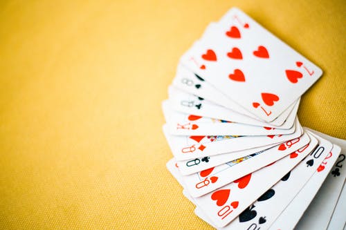 扑克牌的特写照片 · 免费素材图片