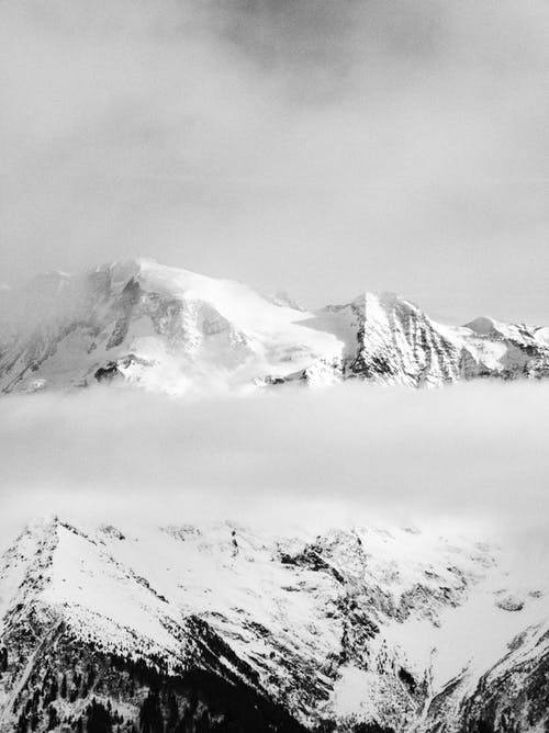 白雪皑皑的落基山 · 免费素材图片