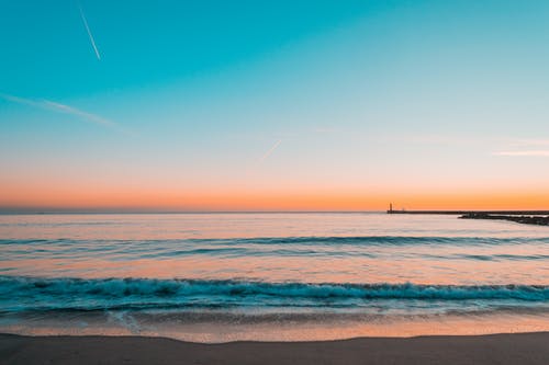 黄金时段的海滩风景 · 免费素材图片