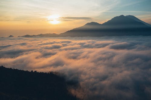 黎明时分山的风景 · 免费素材图片