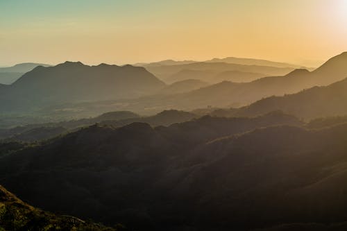 丘陵和山脉的景色 · 免费素材图片