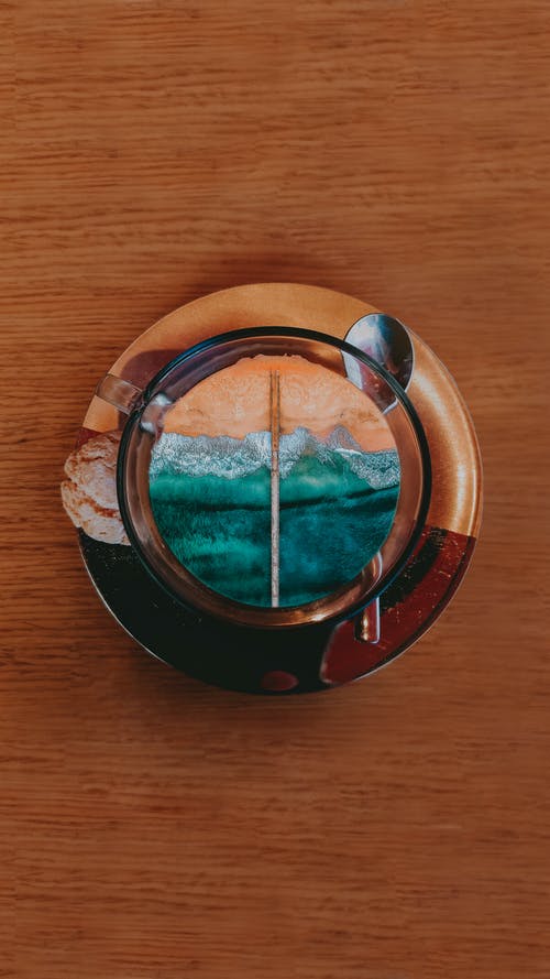 圆形棕色装饰碟 · 免费素材图片