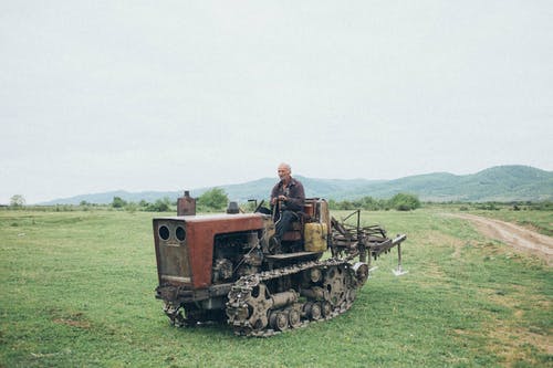 男子骑马农场设备 · 免费素材图片